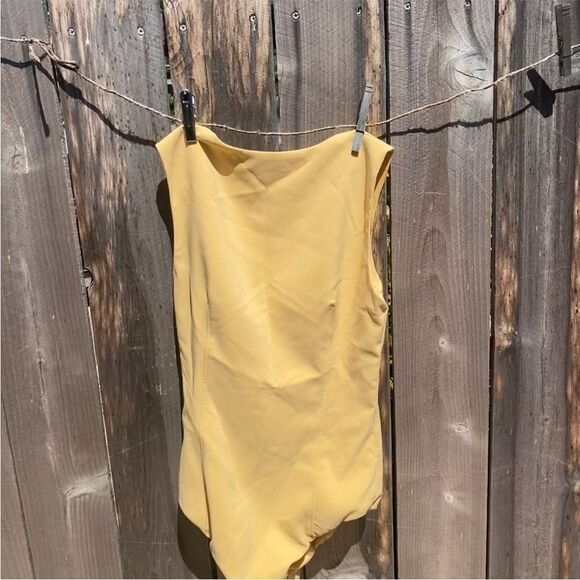 Zara Women's Bodysuit Sleeveless w/ Metal Detail Size S buttery yellow NWT - Picture 5 of 13